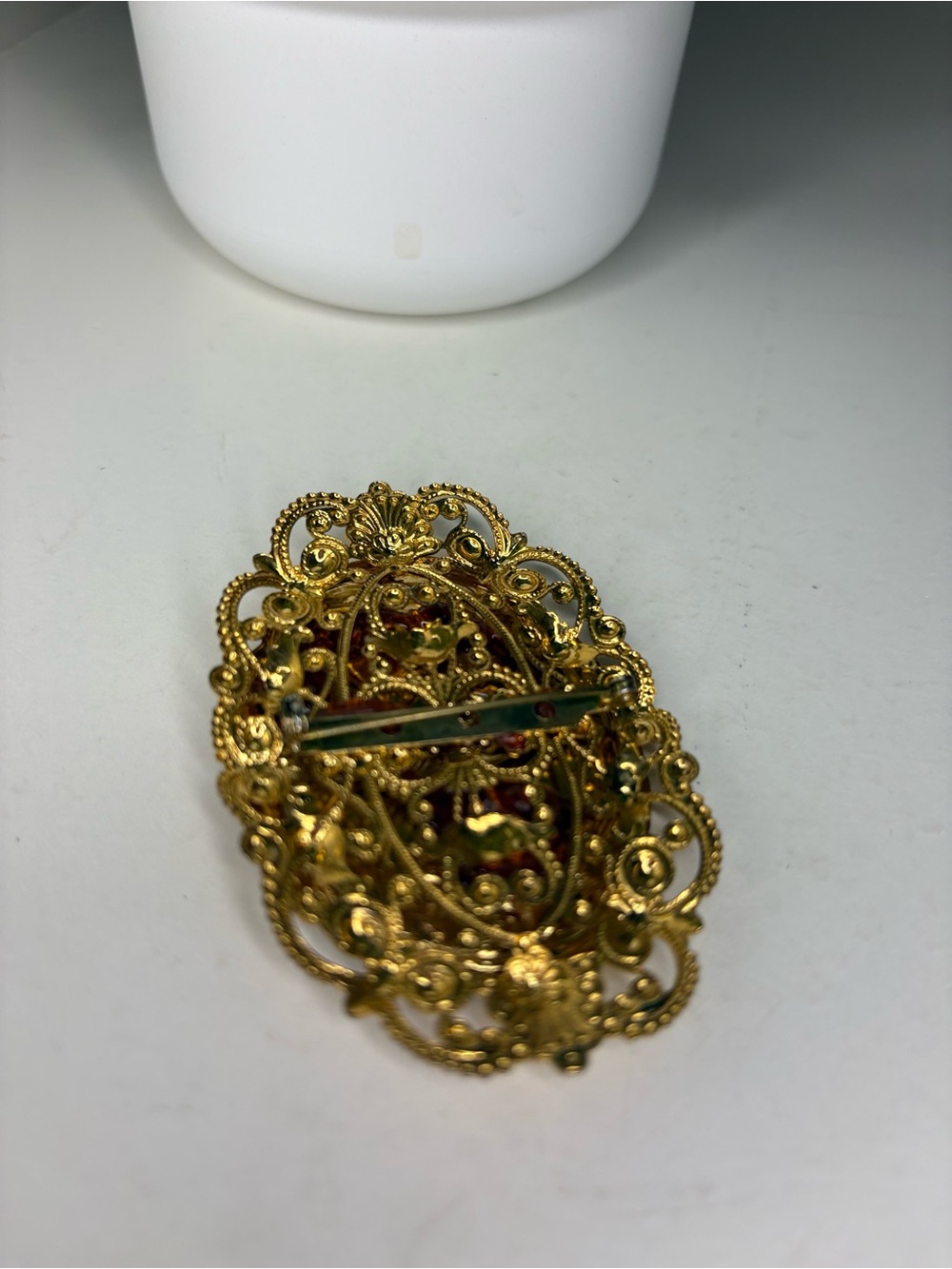 Vintage Art Nouveau Revival Gold Tone Filigree Cameo Brooch Pin Pearlescent Lady - Picture 5 of 11